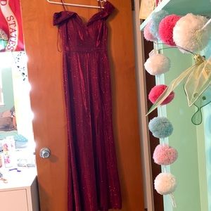 Long, sparkly dress, cute to wear for all occasions, worn once